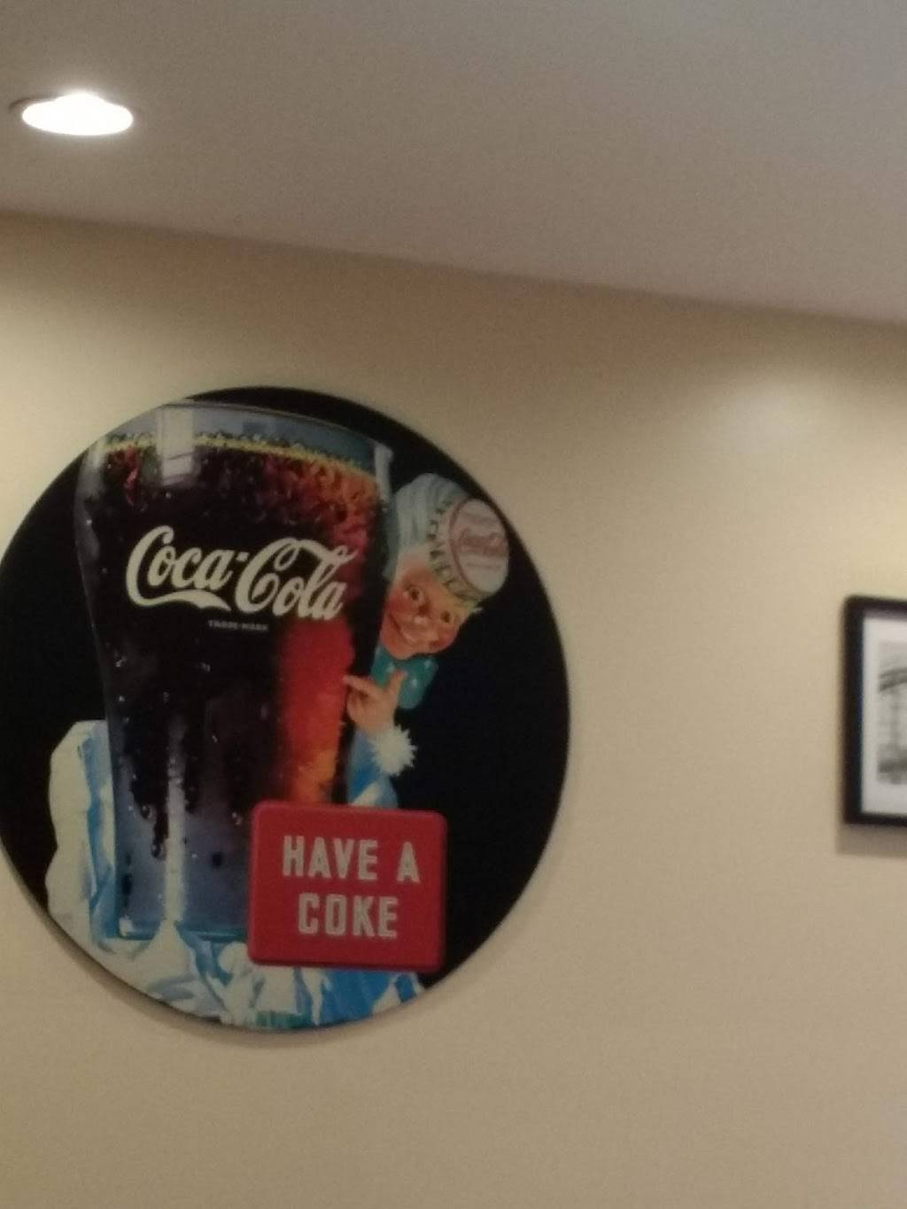 Whalom Kitchen | restaurant | 324 Electric Ave, Lunenburg, MA 01462, USA | 9783421111 OR +1 978-342-1111