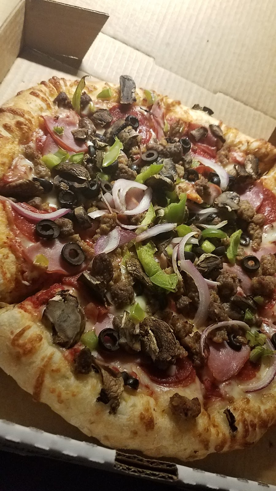 Blackjack Pizza & Salads | meal delivery | 1808 E Colfax Ave, Denver, CO 80218, USA | 3033338811 OR +1 303-333-8811