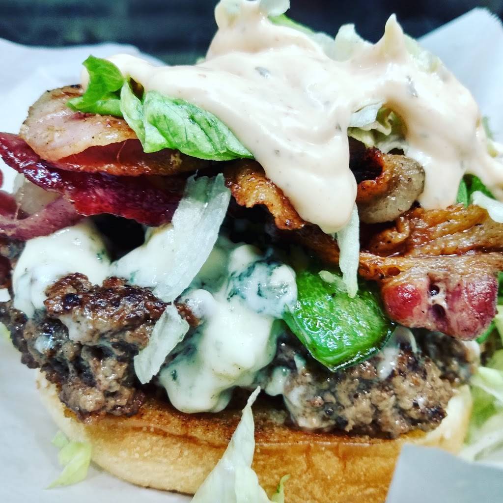 Mango Me Krazy Island Grille | restaurant | 83 Windward Ave, Venice, CA 90291, USA | 4243231362 OR +1 424-323-1362