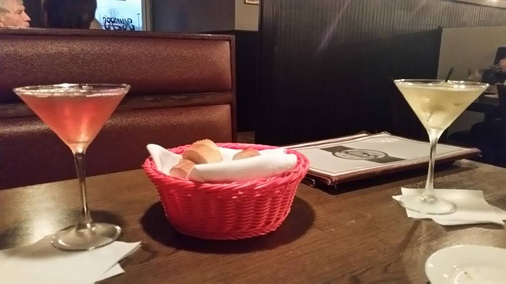 Mungos Italian Eatery | restaurant | 100 E Main St, Collinsville, IL 62234, USA | 6186326864 OR +1 618-632-6864