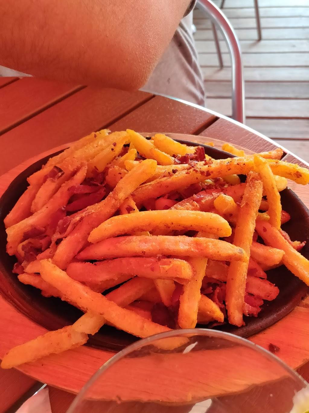 Bradys | restaurant | 25 Union St, Boothbay Harbor, ME 04538, USA | 2073156555 OR +1 207-315-6555