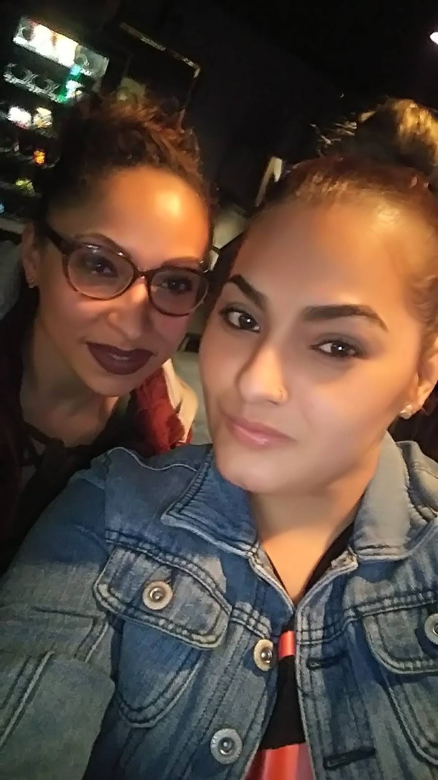 Venue Cafe | restaurant | 91 Chase Ave, Waterbury, CT 06704, USA | 2037560099 OR +1 203-756-0099