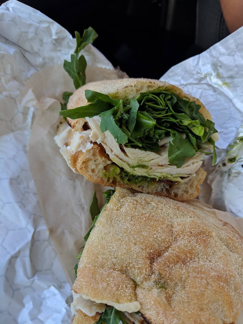 The Dilly Duck Shop | restaurant | 666 Main Ave, Norwalk, CT 06851, USA | 2039560040 OR +1 203-956-0040