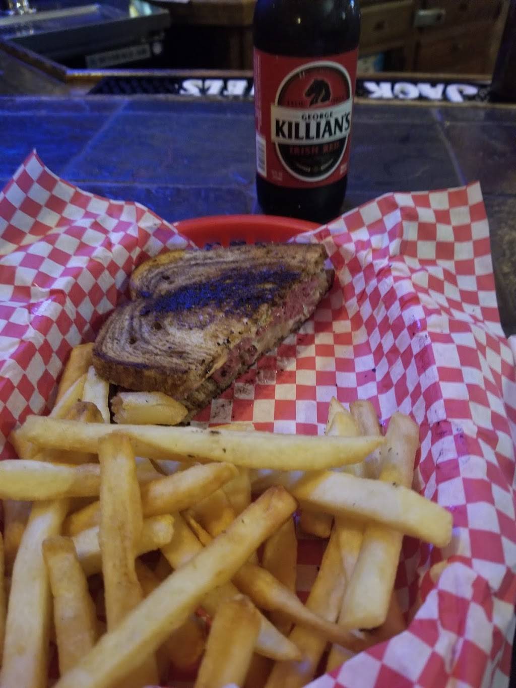 Mulligans | restaurant | 7 S Central Park, Jacksonville, IL 62650, USA | 2172435761 OR +1 217-243-5761