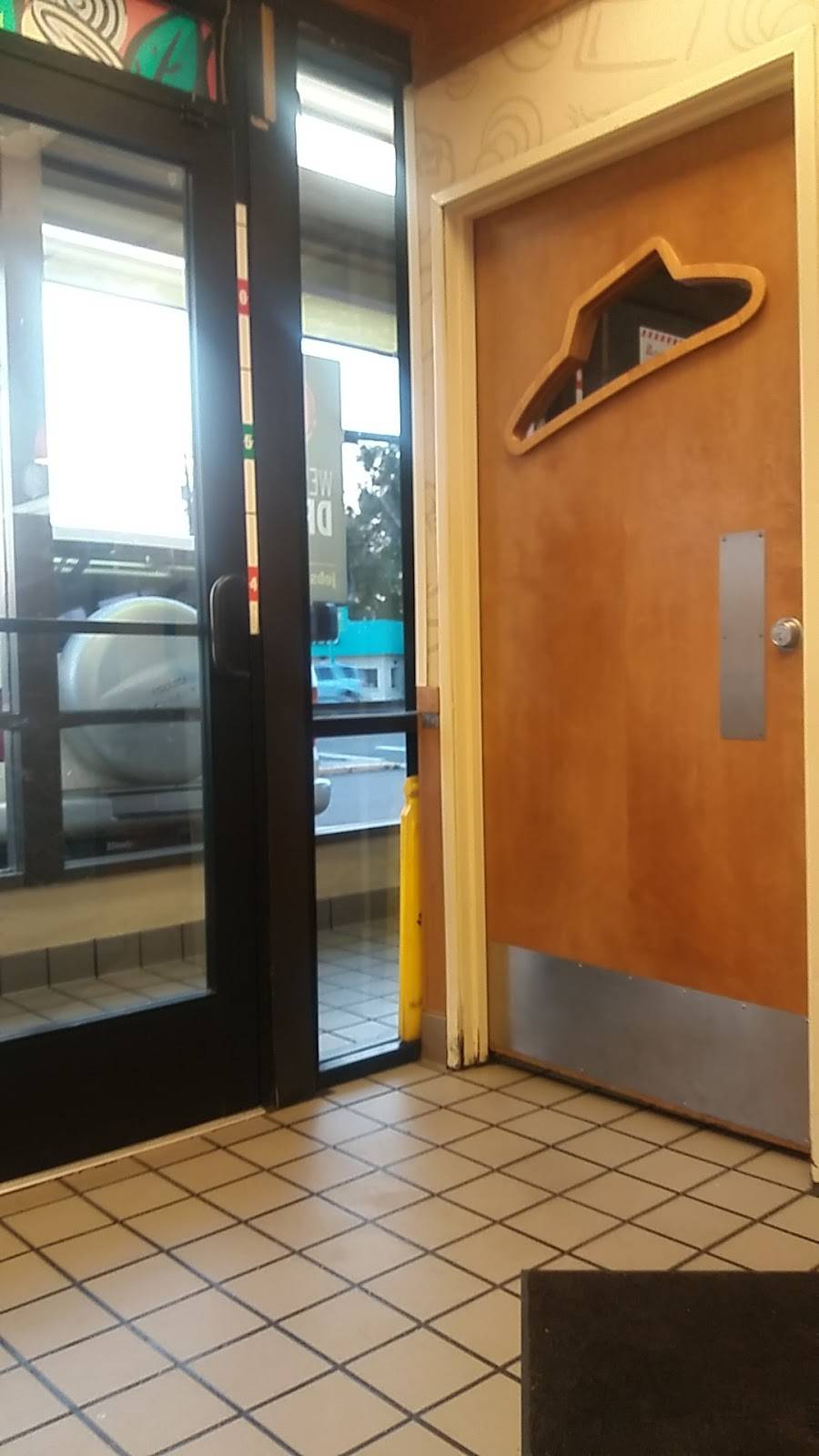 Pizza Hut | meal takeaway | 4100 S Broadway, Englewood, CO 80113, USA | 3037628000 OR +1 303-762-8000