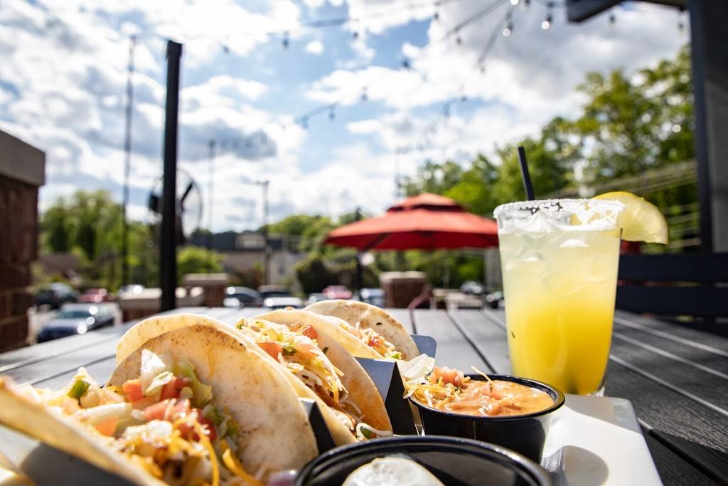 Eds Tavern | restaurant | 2200 Park Rd, Charlotte, NC 28203, USA | 7043350033 OR +1 704-335-0033