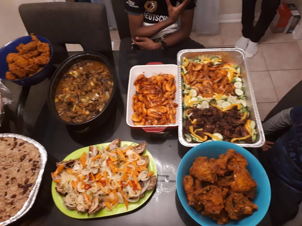 Moms "N" Paps | restaurant | 1173 Victoria Park Ave, Scarborough, ON M4B 2K5, Canada | 4162859776 OR +1 416-285-9776