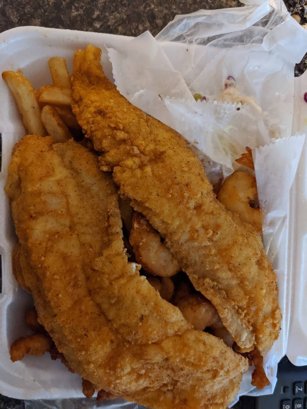 Eye Seafood | restaurant | 810 Cottage St, Springfield, MA 01104, USA | 4137508804 OR +1 413-750-8804