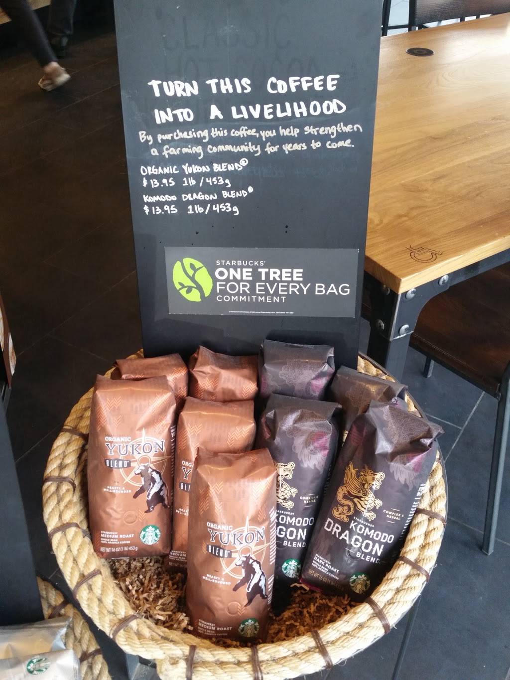 Starbucks | cafe | 4553-4557 N Lincoln Ave, Chicago, IL 60625, USA | 7738785609 OR +1 773-878-5609