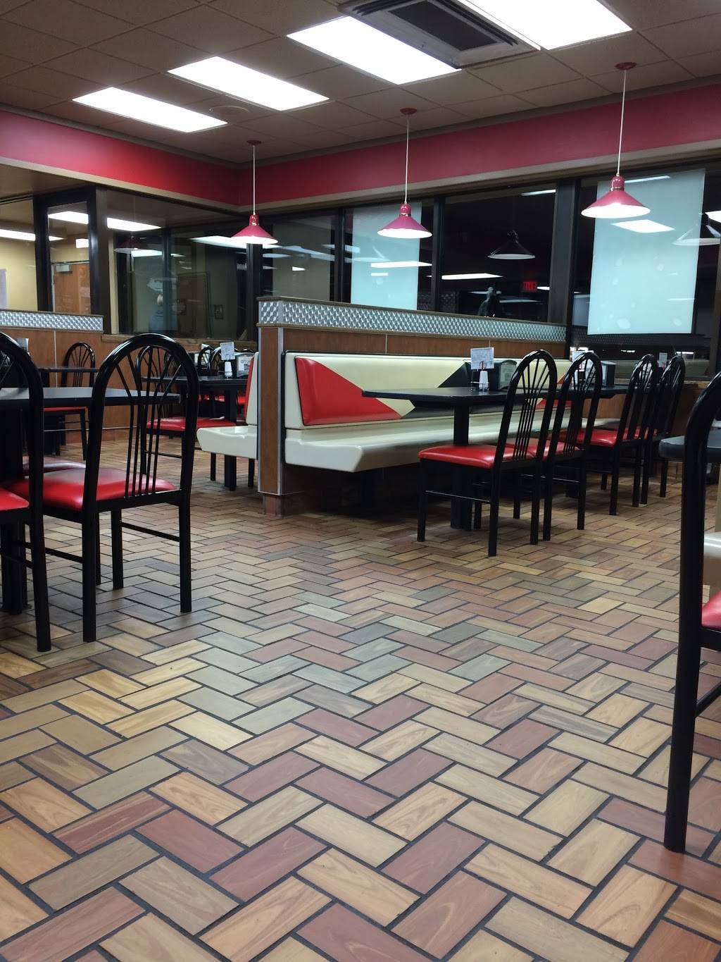 Hardees | restaurant | 520 Eastern Bypass, Richmond, KY 40475, USA | 8596242750 OR +1 859-624-2750