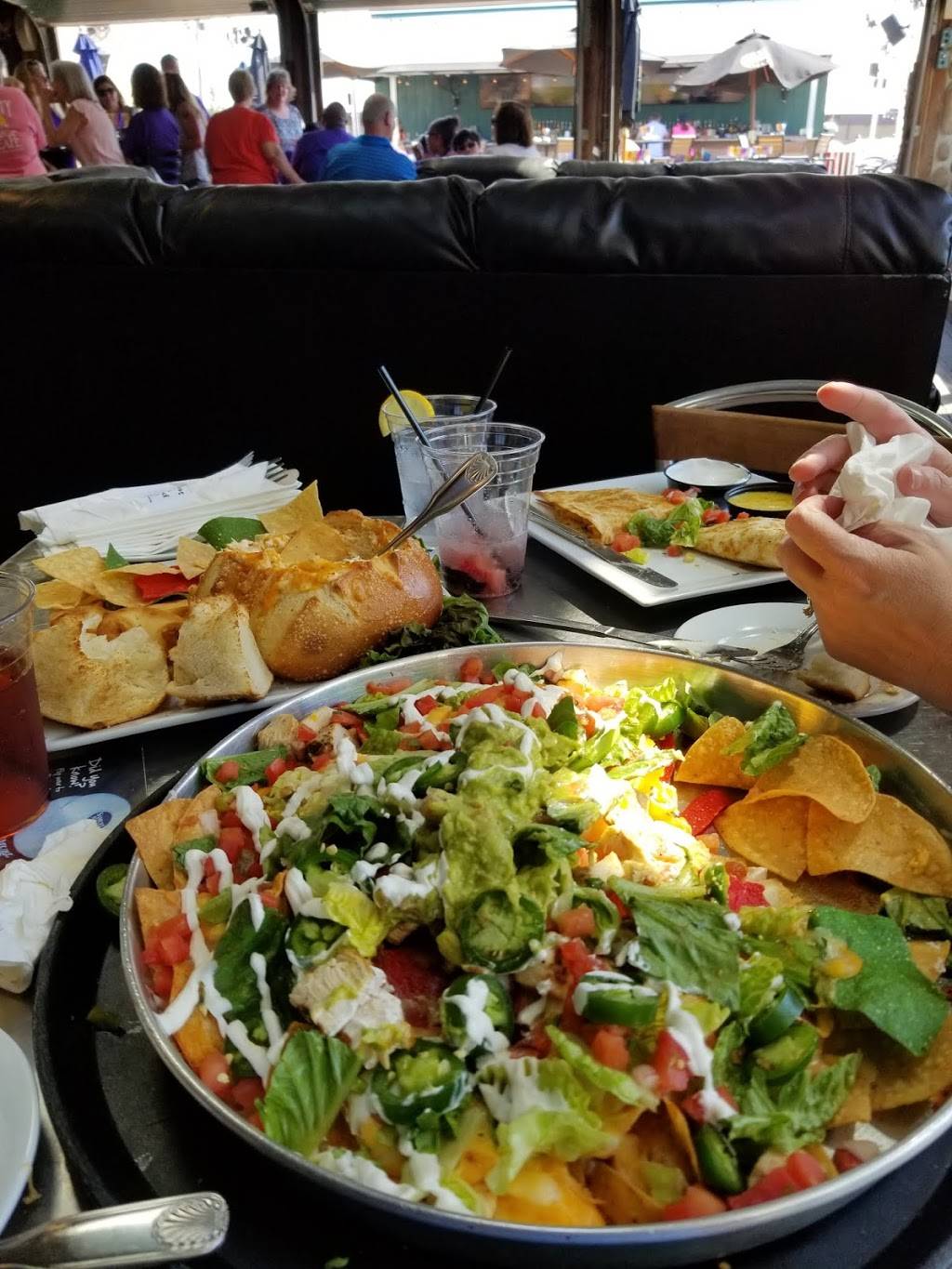 Hightopps Backstage Grille | restaurant | 2306 York Rd, Lutherville-Timonium, MD 21093, USA | 4105607101 OR +1 410-560-7101