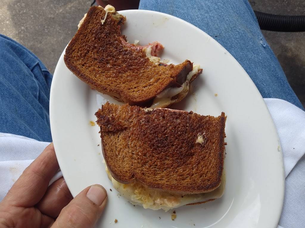 Spring Street Bar & Grill | restaurant | 300 S Spring St, Louisville, KY 40206, USA | 5025846630 OR +1 502-584-6630