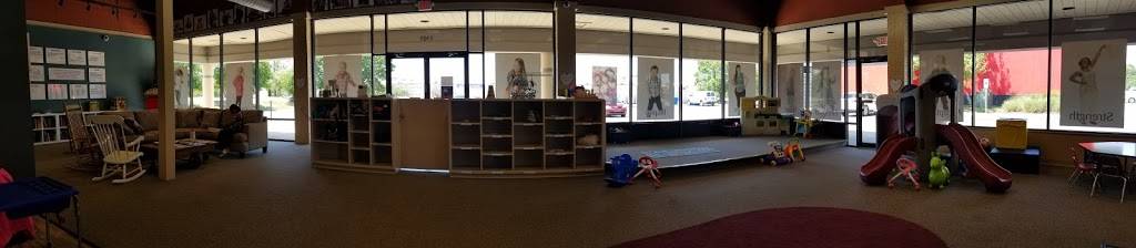 GiGis Playhouse Indianapolis | restaurant | 5909 E 86th St, Indianapolis, IN 46250, USA | 3172888235 OR +1 317-288-8235