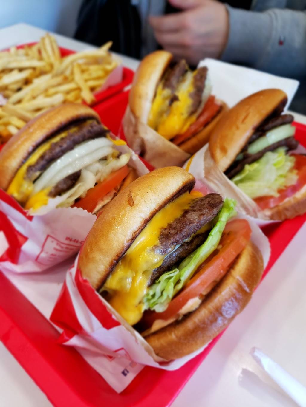 In-N-Out Burger | restaurant | 333 Jefferson St, San Francisco, CA 94133, USA | 8007861000 OR +1 800-786-1000