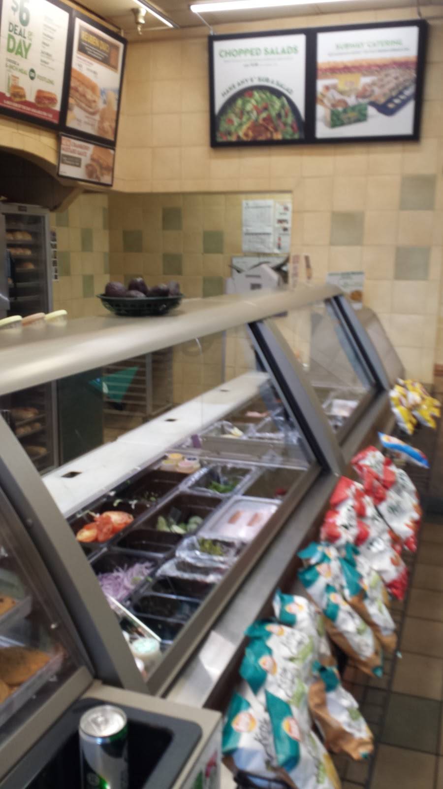 Subway Restaurants | restaurant | 1941 Pacific Coast Hwy, Lomita, CA 90717, USA | 3103254328 OR +1 310-325-4328