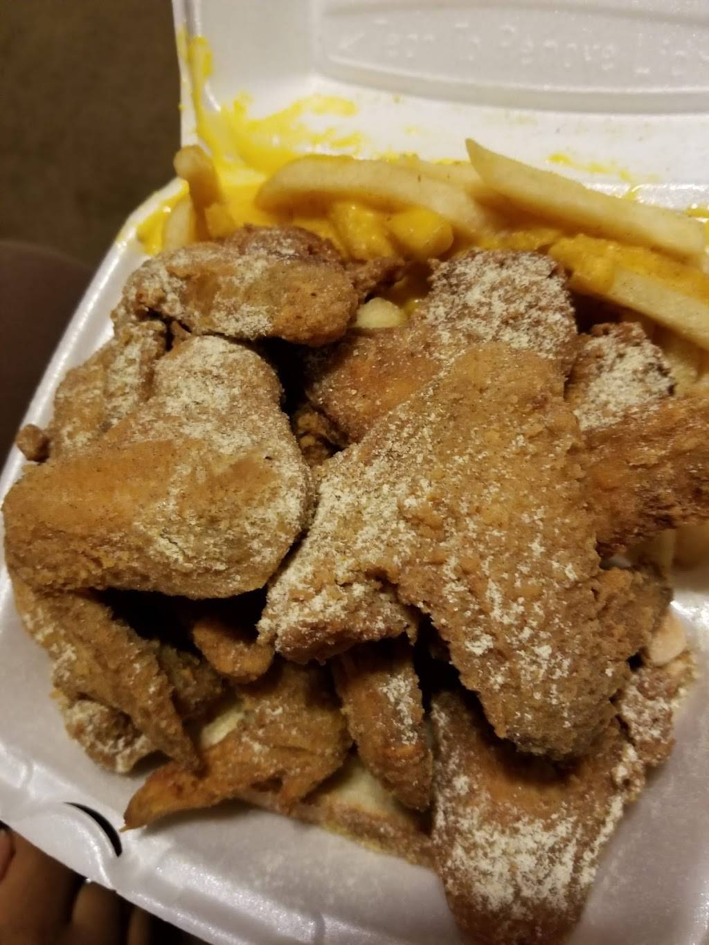 Pops Steak, Fish & Chicken | restaurant | 3651 S Grand Blvd, St. Louis, MO 63118, USA | 3147732500 OR +1 314-773-2500