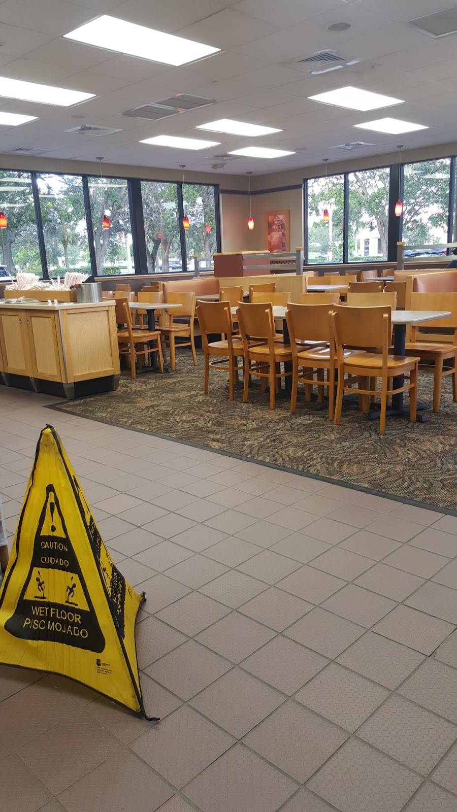 Wendys | restaurant | 7025 N University Dr, Tamarac, FL 33321, USA | 9547216990 OR +1 954-721-6990