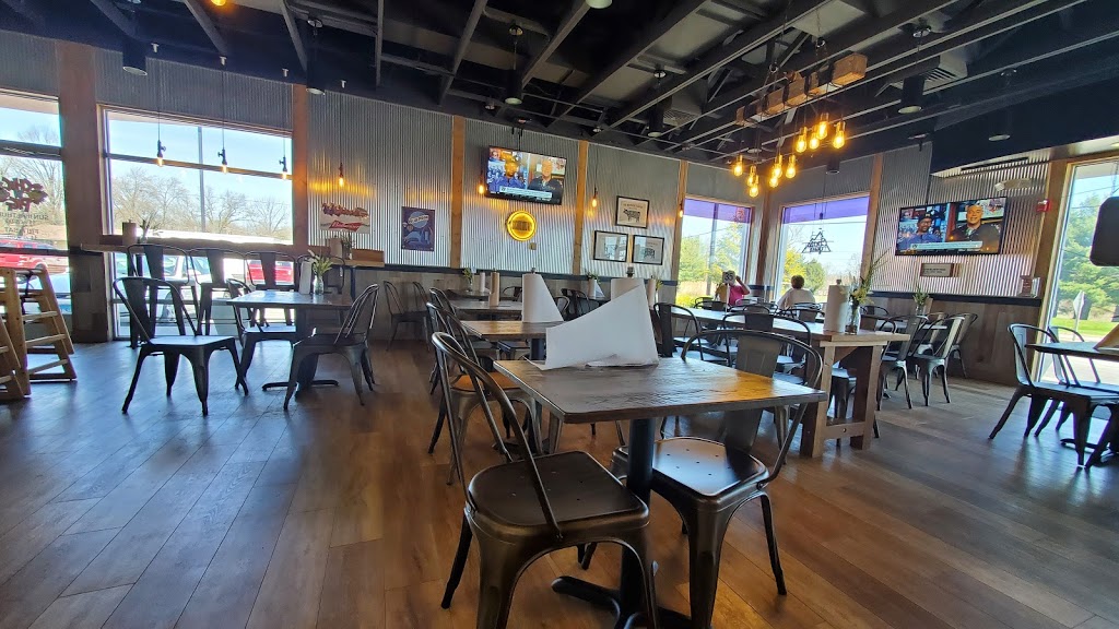 CHIC N PIG | restaurant | 3200 Godfrey Rd, Godfrey, IL 62035, USA | 6184338555 OR +1 618-433-8555