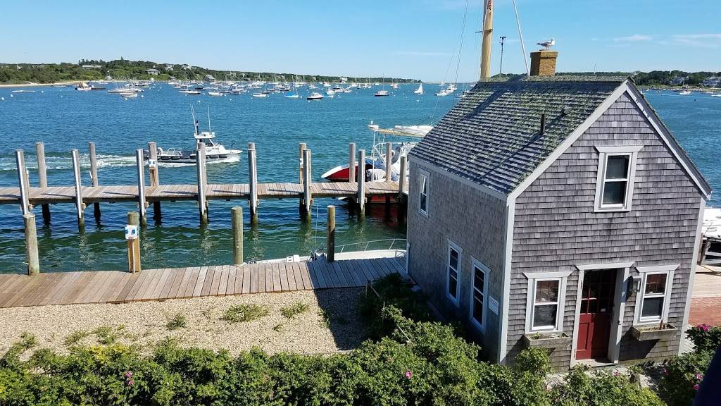 Quarterdeck Restaurant | restaurant | 29 Dock St, Edgartown, MA 02539, USA | 5086275346 OR +1 508-627-5346