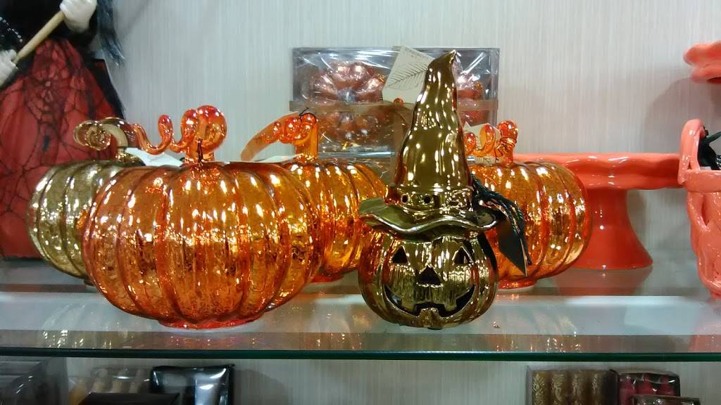 Granada Village | shopping mall | 10823 Zelzah Ave, Granada Hills, CA 91344, USA | 2135532200 OR +1 213-553-2200