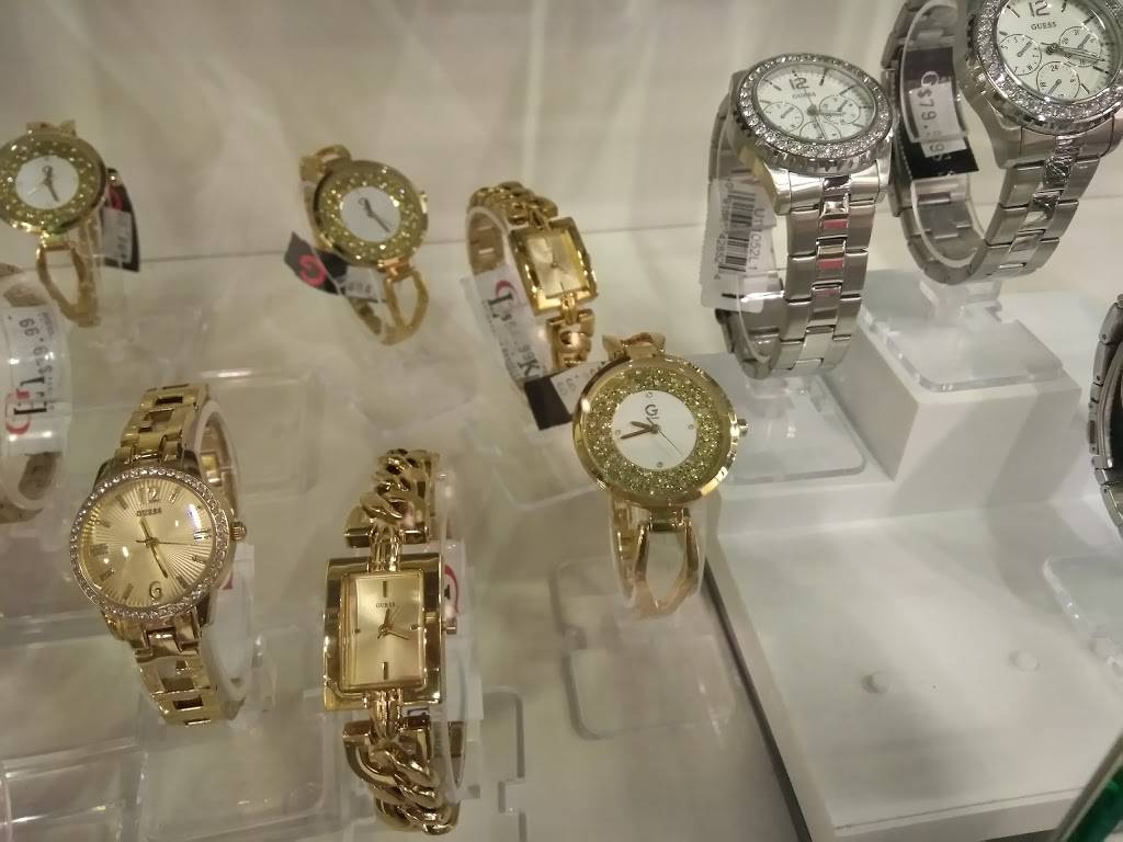 Fashion Outlets of Chicago | shopping mall | 5220 Fashion Outlets Way, Rosemont, IL 60018, USA | 8479287500 OR +1 847-928-7500