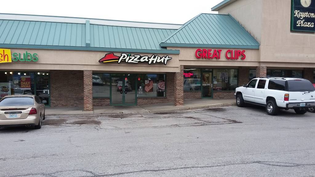 Pizza Hut | meal delivery | 1626 South, MO-7, Blue Springs, MO 64014, USA | 8162299816 OR +1 816-229-9816