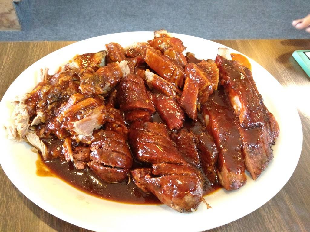 Docs QIn Pit Shop | restaurant | 2650, 421 Maze Blvd, Modesto, CA 95351, USA | 2095237427 OR +1 209-523-7427