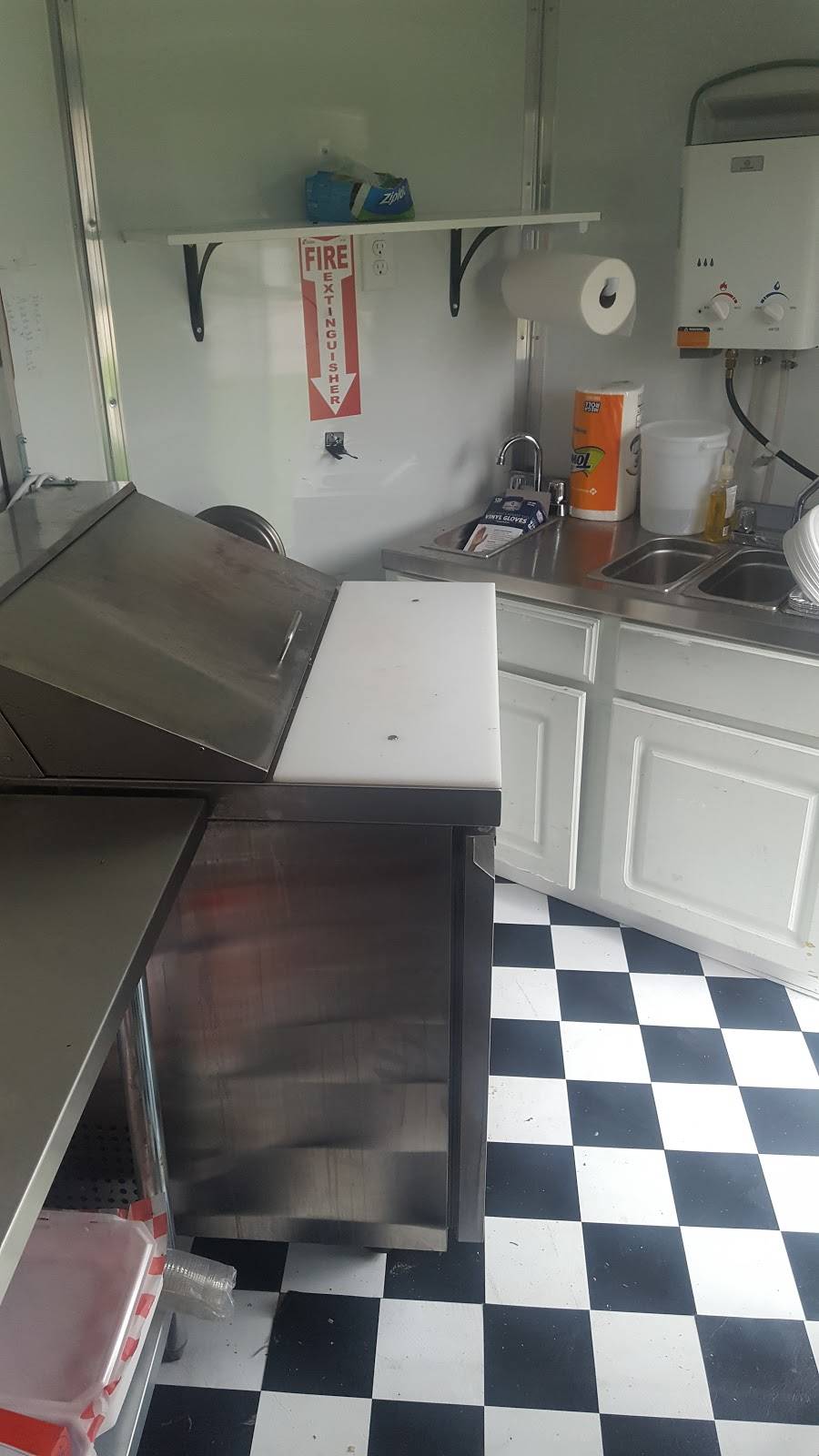 Mannys Tacos Xclusivos | restaurant | 1561 E Pawnee St, Wichita, KS 67216, USA | 3166184303 OR +1 316-618-4303