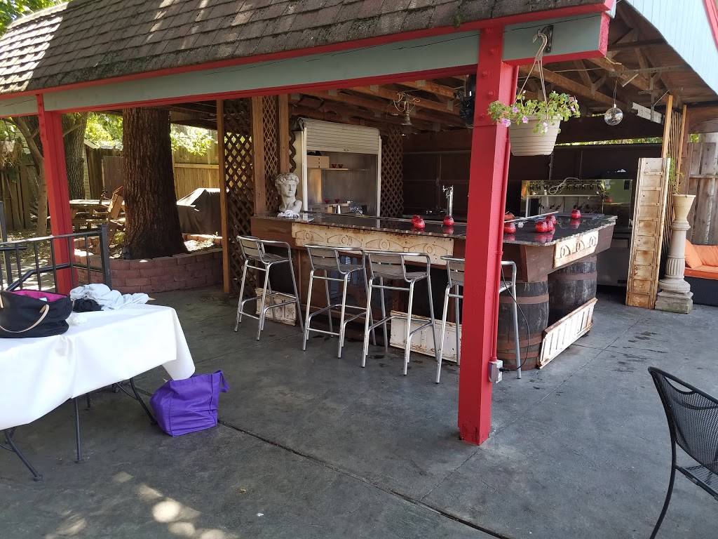 Spare No Rib | restaurant | 2200 Gravois Ave, St. Louis, MO 63104, USA | 3142028244 OR +1 314-202-8244