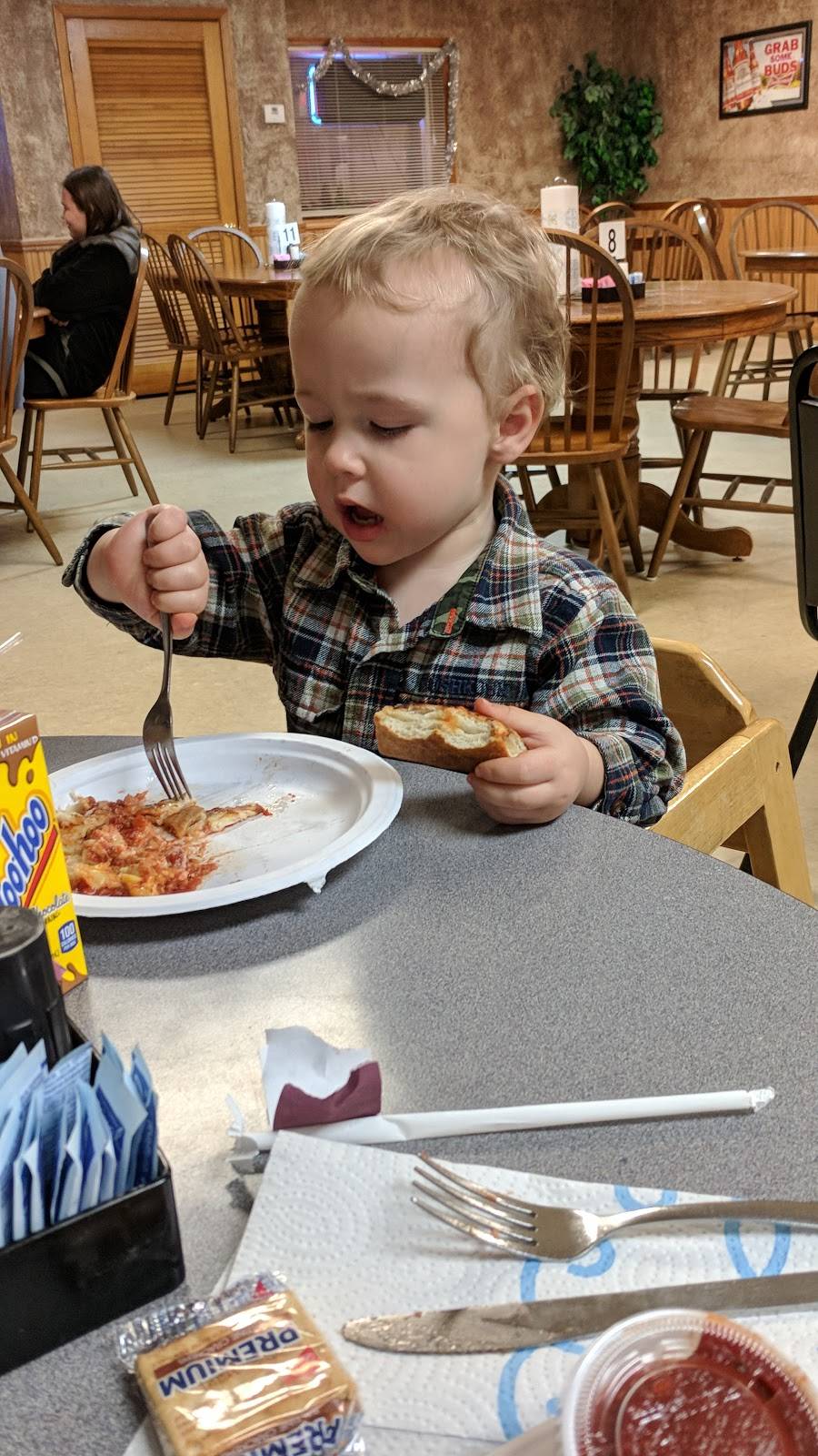 Biggins Place | restaurant | 109 Hill St, Loogootee, IN 47553, USA | 8122952222 OR +1 812-295-2222