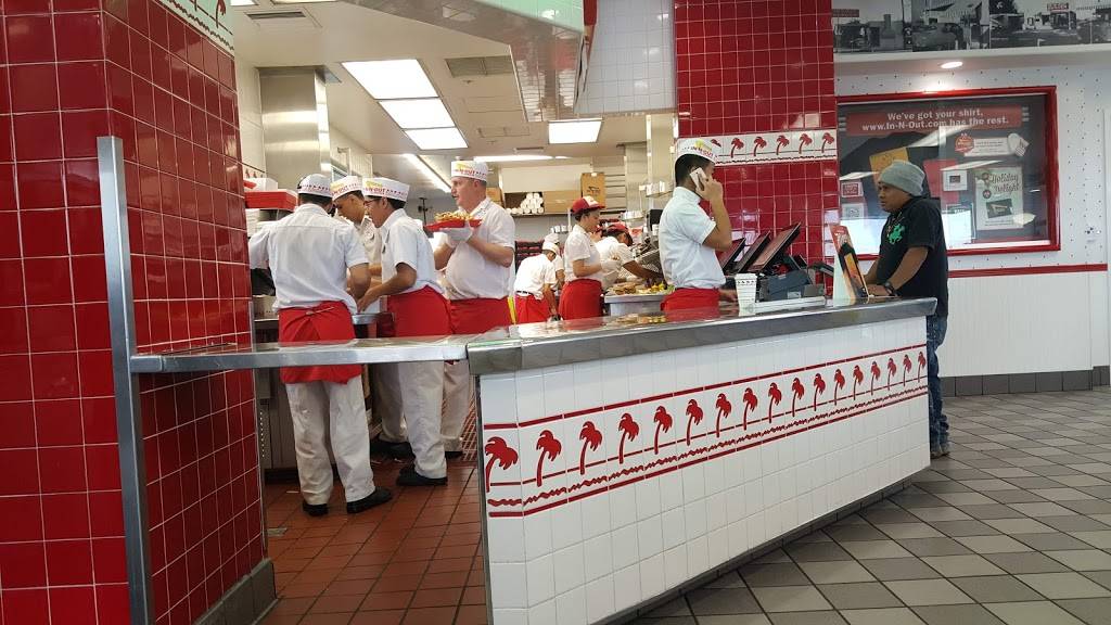 In-N-Out Burger | restaurant | 1417 Fitzgerald Dr, Pinole, CA 94564, USA | 8007861000 OR +1 800-786-1000