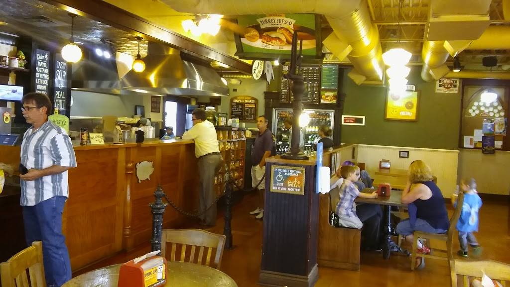 Potbelly Sandwich Shop | restaurant | 552 Roosevelt Rd, Glen Ellyn, IL 60137, USA | 6304695820 OR +1 630-469-5820