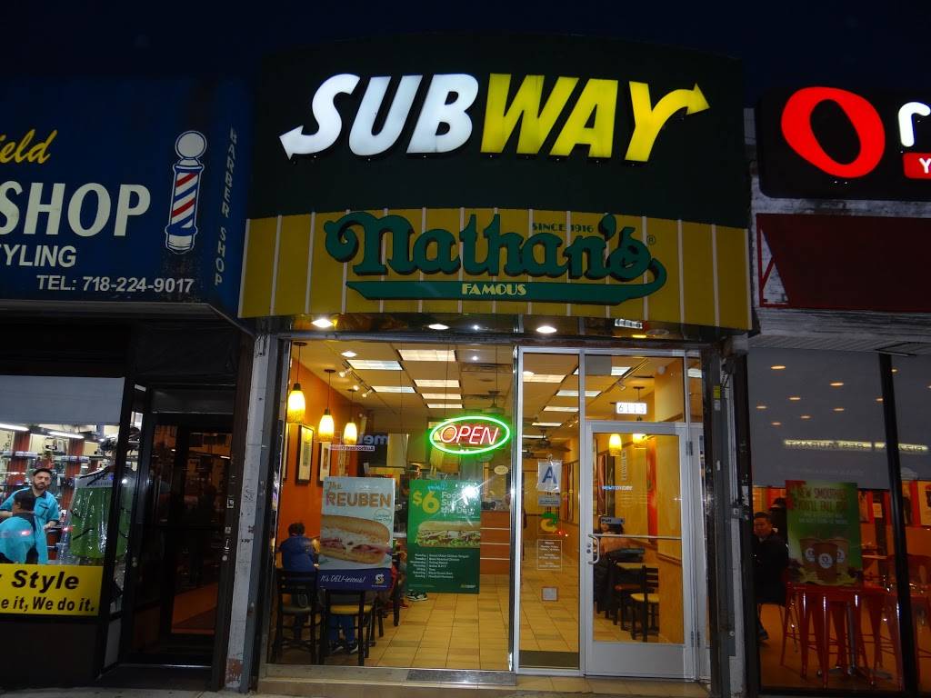 Nathans Famous | restaurant | 61-13 Springfield Blvd, Oakland Gardens, NY 11364, USA | 7182291118 OR +1 718-229-1118