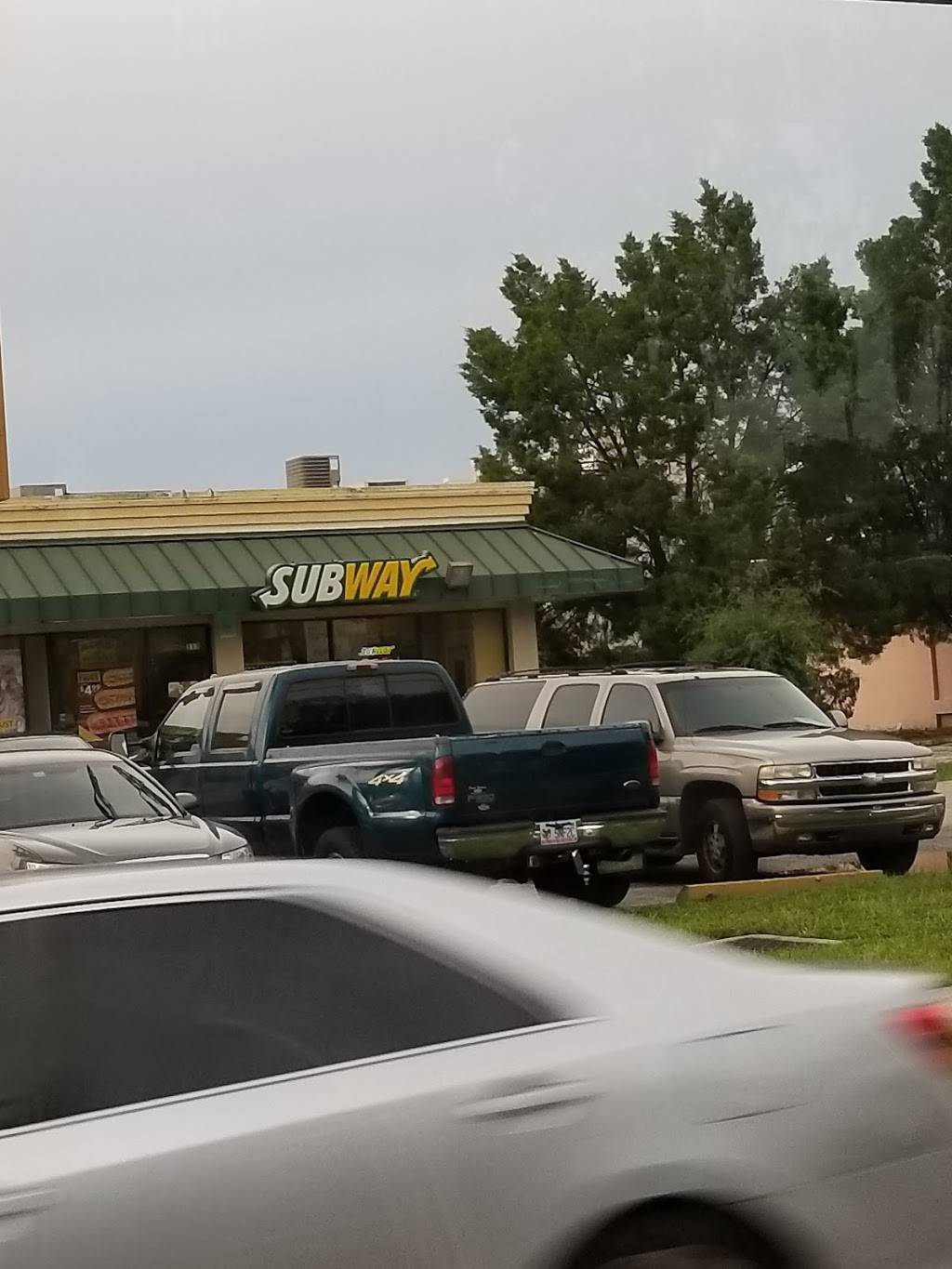 Subway Restaurants | restaurant | 2602 E Fletcher Ave, Tampa, FL 33612, USA | 8139779288 OR +1 813-977-9288