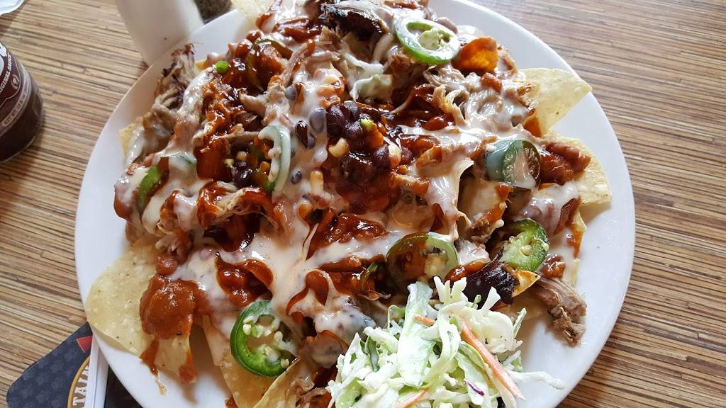 Calhouns On The River | restaurant | 400 Neyland Dr, Knoxville, TN 37902, USA | 8656733355 OR +1 865-673-3355