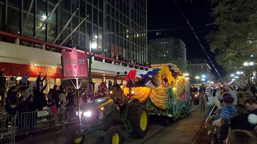 Cafe at the Square | restaurant | 500 St Charles Ave, New Orleans, LA 70130, USA | 5043047831 OR +1 504-304-7831