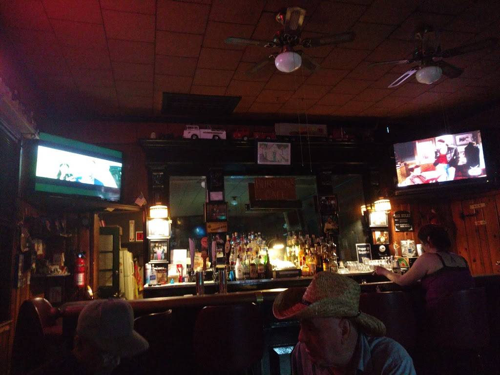 Burtons Restaurant | restaurant | 202 Wood St, West Haven, CT 06516, USA | 2039339929 OR +1 203-933-9929