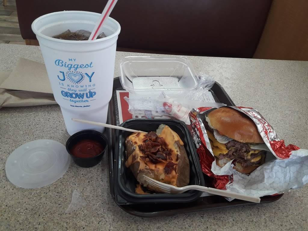 Wendys | restaurant | 10941 Airport Road, Naples, FL 34109, USA | 2395920888 OR +1 239-592-0888