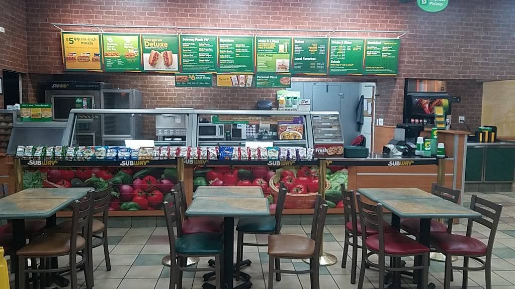 Subway Restaurants | restaurant | 2801 W Touhy Ave, Elk Grove Village, IL 60007, USA | 8477590995 OR +1 847-759-0995