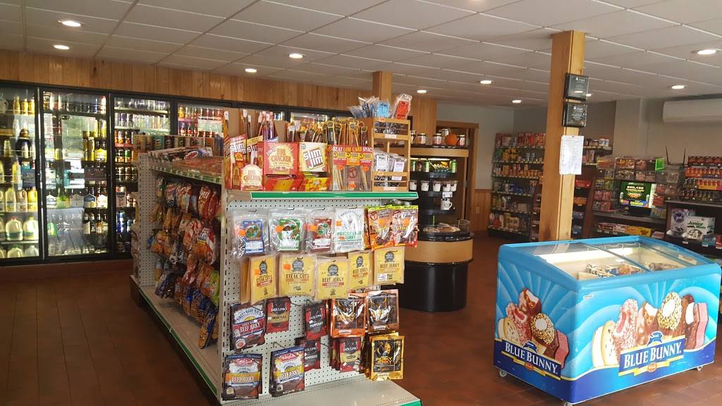 Dysarts Deli | restaurant | 1667 Bennoch Rd, Old Town, ME 04468, USA | 2078277553 OR +1 207-827-7553