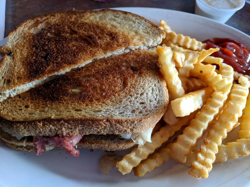 The Cabin Bar & Grill | restaurant | 9226 Mormon Bridge Rd, Omaha, NE 68152, USA | 4024536300 OR +1 402-453-6300