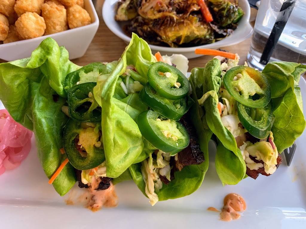 Toms Urban | restaurant | Main Terminal, 8300, Peña Blvd, Denver, CO 80249, USA | 3033426930 OR +1 303-342-6930