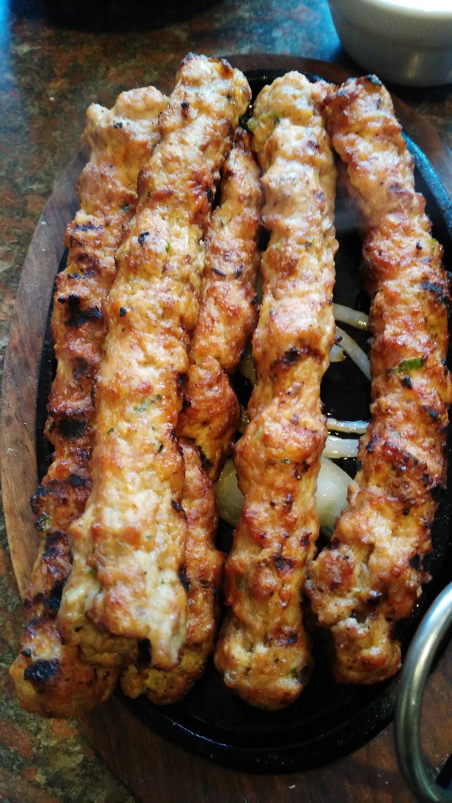 Oakville Halal Grill | restaurant | 441 Kerr St, Oakville, ON L6K 3C2, Canada | 9053390550 OR +1 905-339-0550