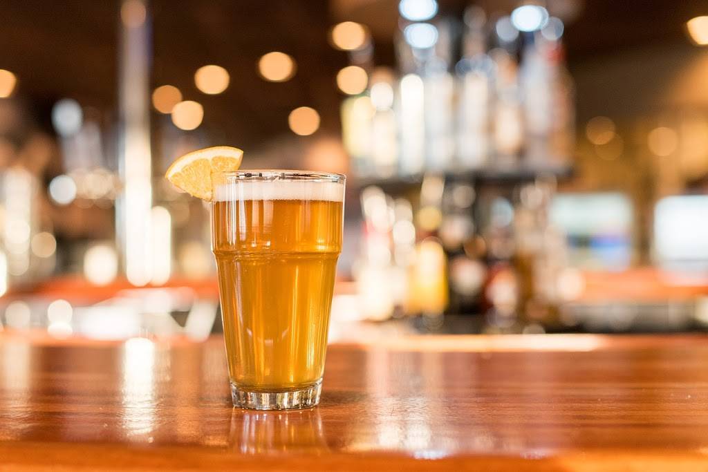 Top of the Hill Restaurant & Brewery | restaurant | 100 E Franklin St #300, Chapel Hill, NC 27514, USA | 9199298676 OR +1 919-929-8676