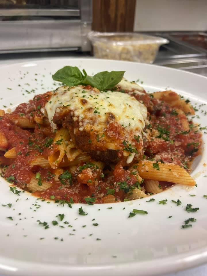 Morava Pizza and Grill | restaurant | 206 Main St, Oakville, CT 06795, USA | 9592094920 OR +1 959-209-4920