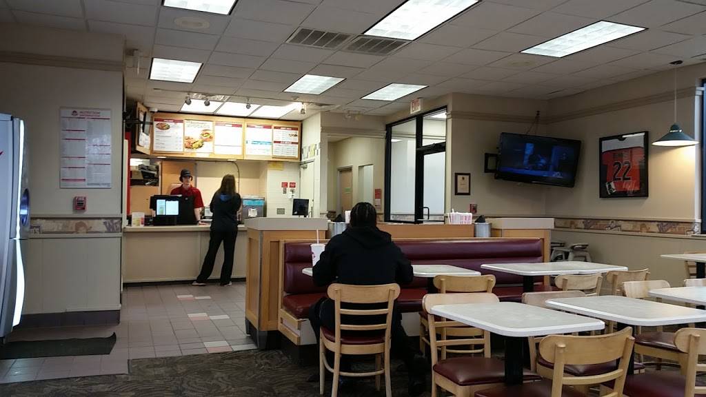 Wendys | restaurant | 771 Warwick Ave, Warwick, RI 02888, USA | 4019411358 OR +1 401-941-1358