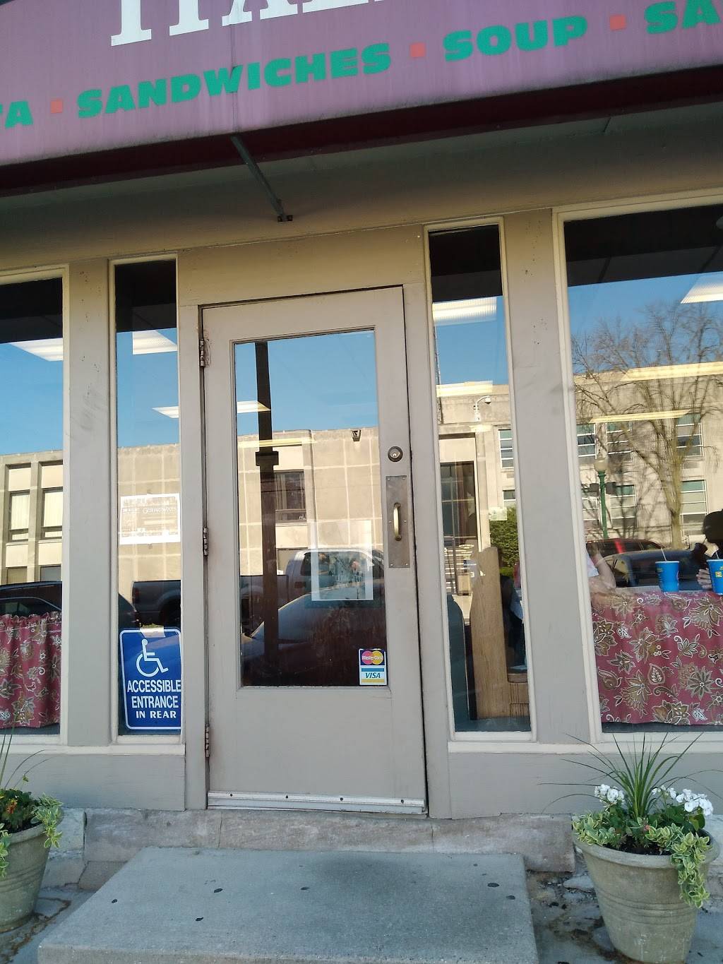 Corleones Italian Restaurant | meal takeaway | 110 Liberty St, Morris, IL 60450, USA | 8159426965 OR +1 815-942-6965