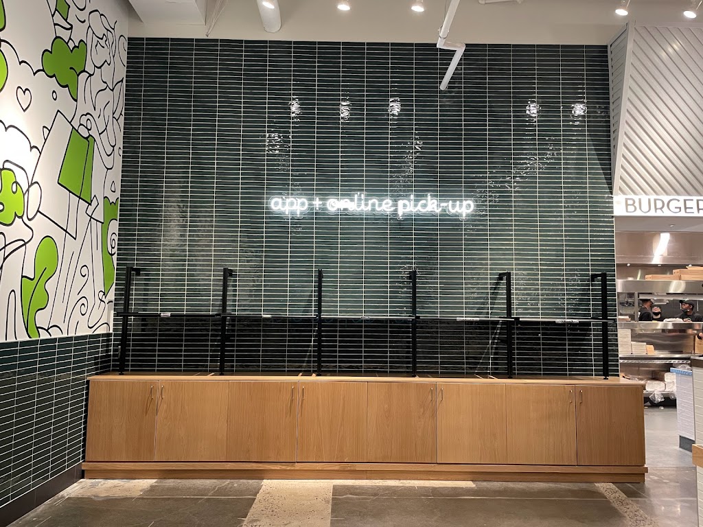 Shake Shack Mosaic District | restaurant | 2911 District Ave Suite 110, Fairfax, VA 22031, USA | 5713076701 OR +1 571-307-6701