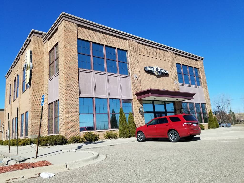 5 th Avenue | restaurant | 25750 Novi Rd #104, Novi, MI 48375, USA | 2485133330 OR +1 248-513-3330