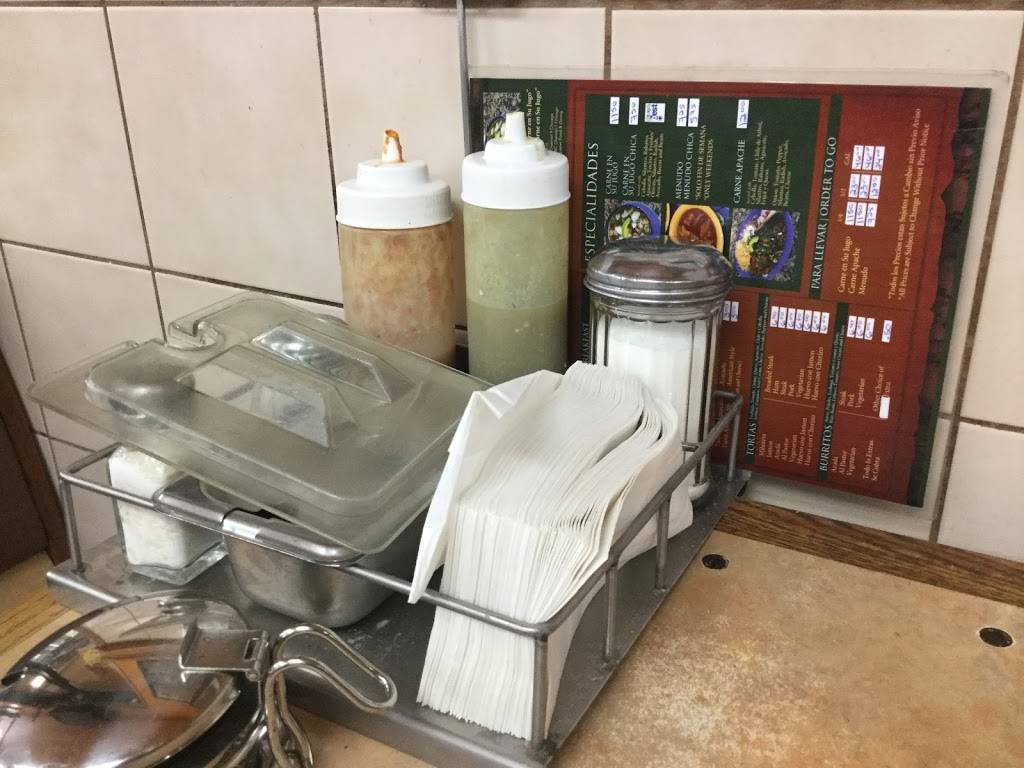 Taqueria Los Gallos | restaurant | 4211 W 26th St, Chicago, IL 60623, USA | 7737627452 OR +1 773-762-7452